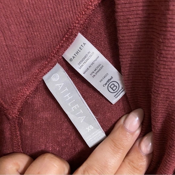 Athleta Nirvana Wear Two Ways Wrap, Maple Red SIZE XS #416969 - Picture 4 of 5